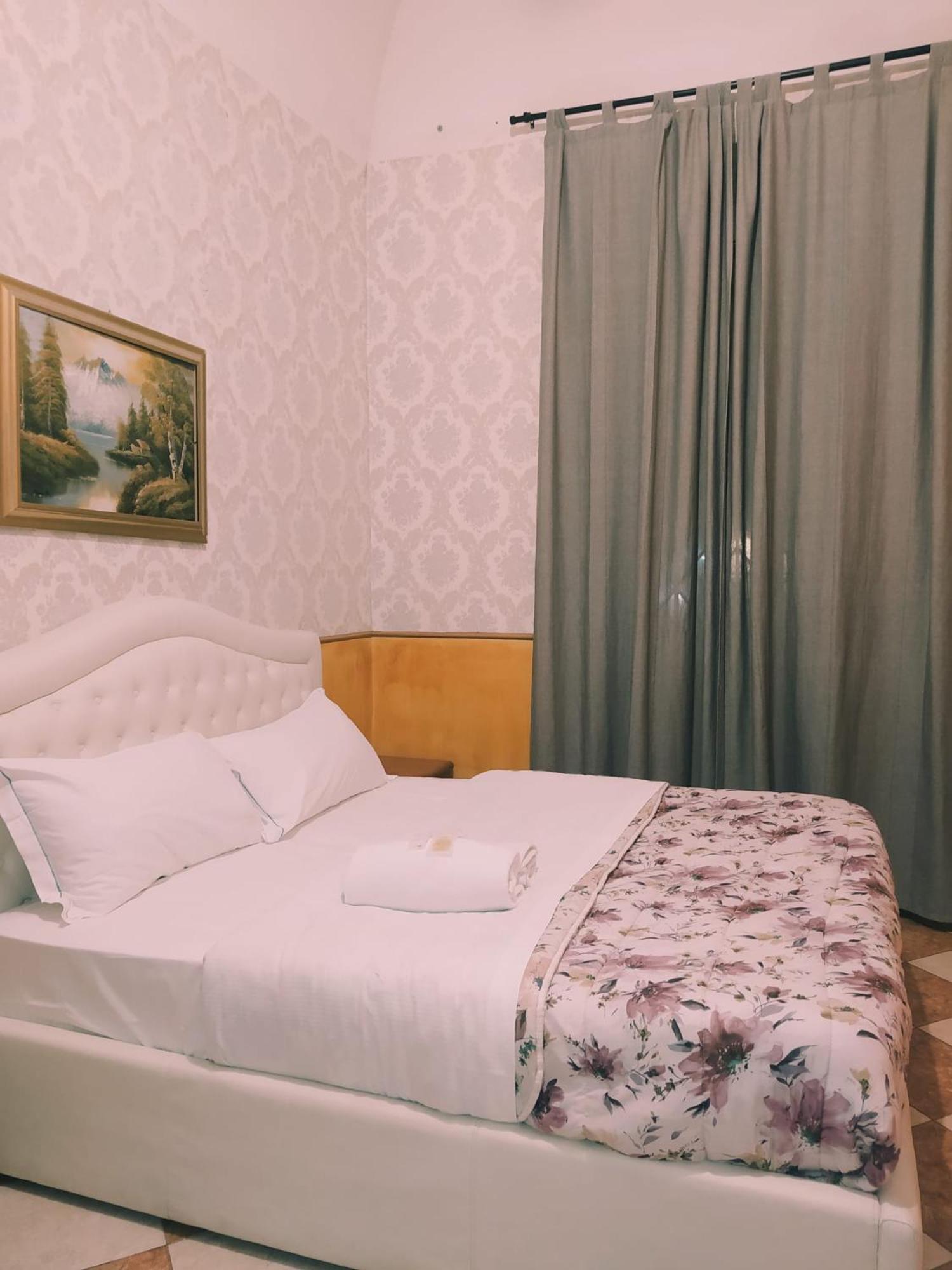 Cattaneo Accomodation Rome Bilik gambar
